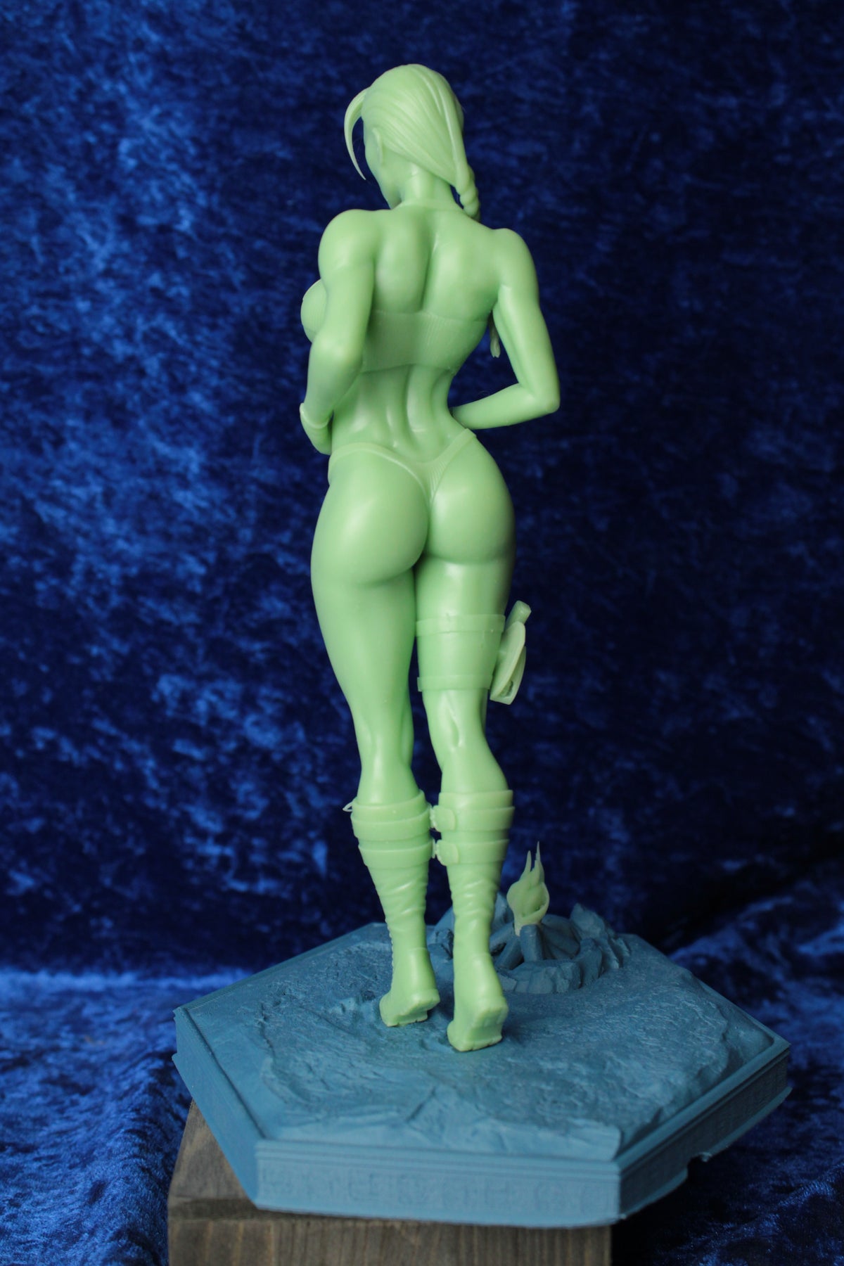 Lara Croft SFW/NSFW Sculpture (75mm to 500mm) - Unassembled/Unpainted/3D Print
