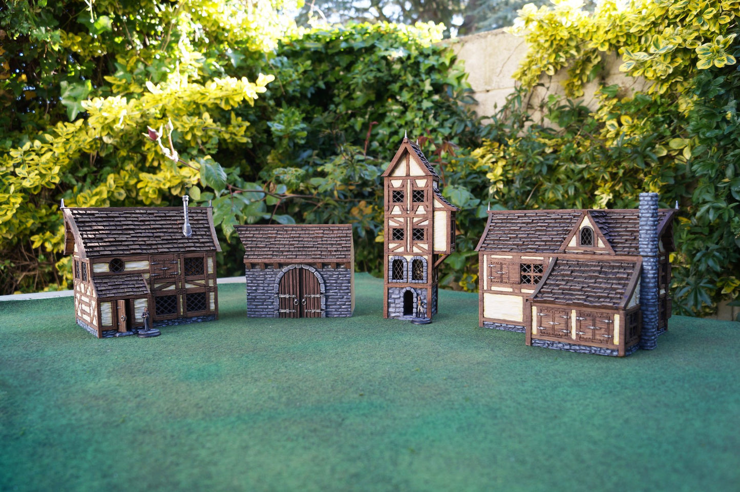 Medieval Coaching Inn - Terrain - Dungeons and Dragons - by Black Magic Pixels - Tabletop RPG Miniature - Roleplaying 3D Printed Fantasy Mini