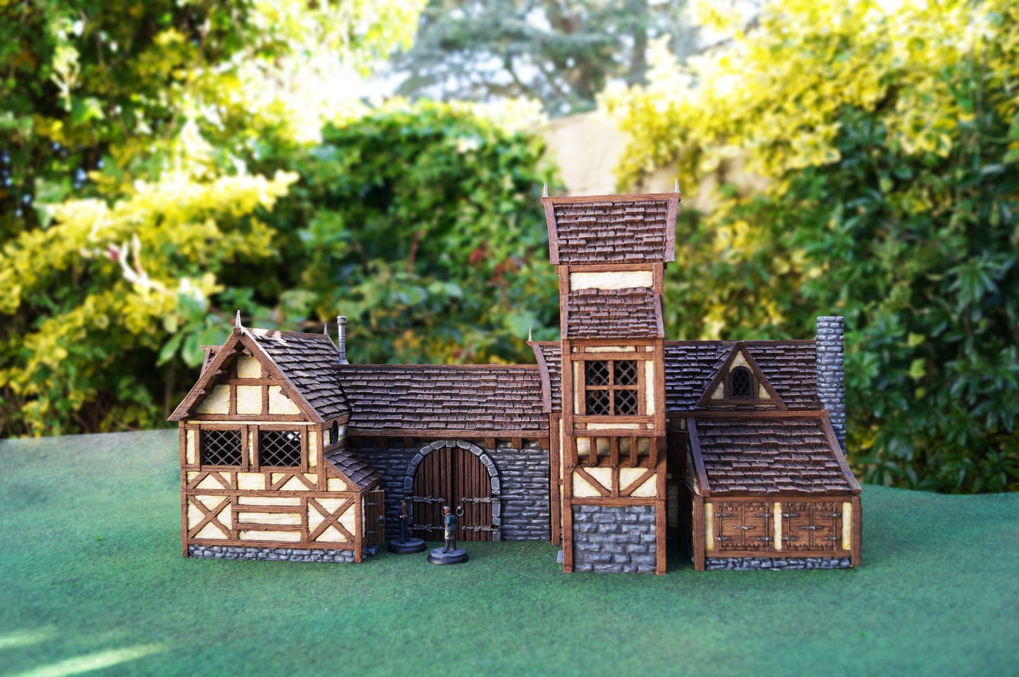 Medieval Coaching Inn - Terrain - Dungeons and Dragons - by Black Magic Pixels - Tabletop RPG Miniature - Roleplaying 3D Printed Fantasy Mini