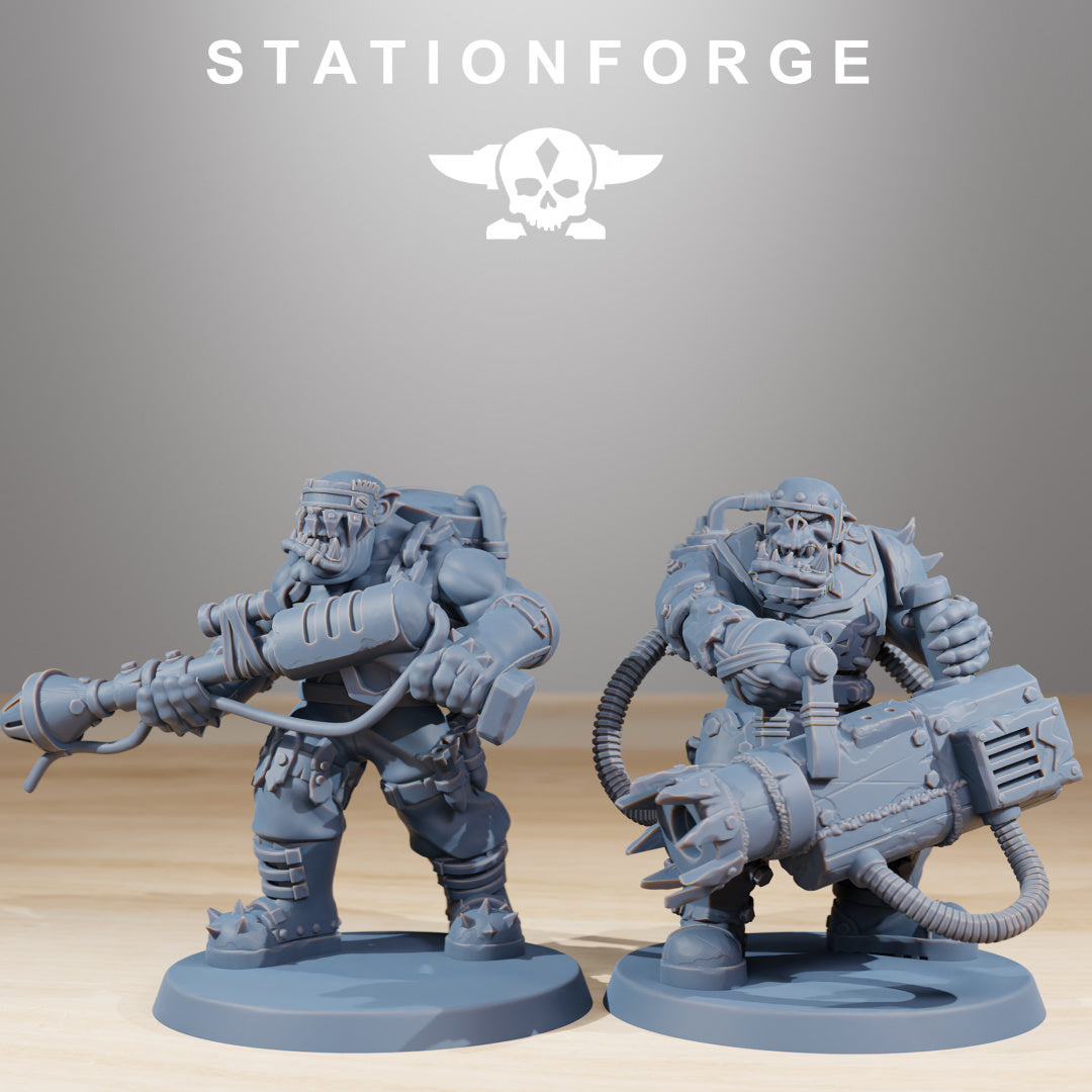 Orkaz Skillers - Compatible with Warhammer 40K - by Station Forge - Tabletop RPG Miniature - Roleplaying 3D Printed Fantasy Mini