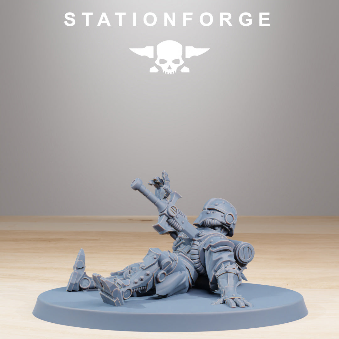 Scavenger Wounded - Compatible with Warhammer 40K - by Station Forge - Tabletop RPG Miniature - Roleplaying 3D Printed Fantasy Mini