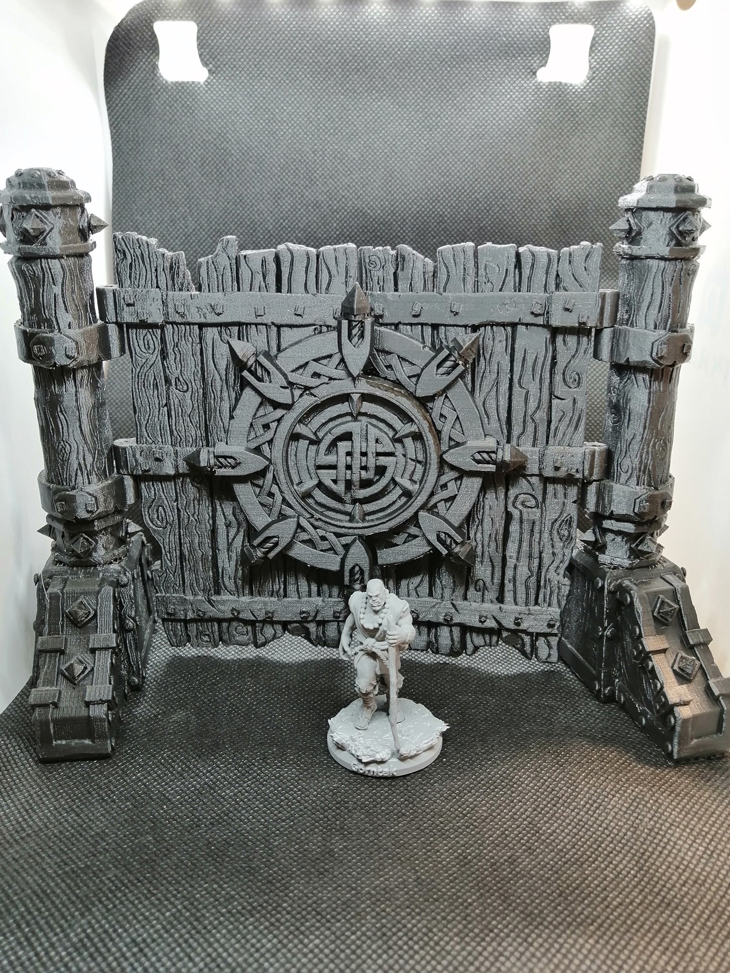 The Gates Of Ferucrane - Terrain - by 3dartDigital - Tabletop RPG Miniature - Roleplaying 3D Printed Fantasy Mini