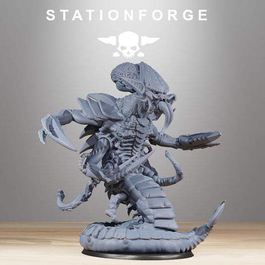 Xenarid Brainiac - Compatible with Warhammer 40K - by Station Forge - Tabletop RPG Miniature - Roleplaying 3D Printed Fantasy Mini