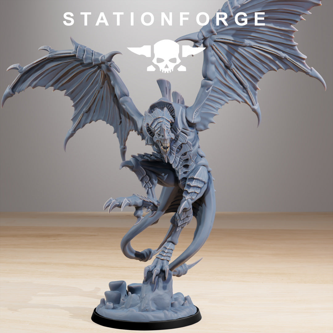 Xenarid Flyer Leader - Compatible with Warhammer 40K - by Station Forge - Tabletop RPG Miniature - Roleplaying 3D Printed Fantasy Mini