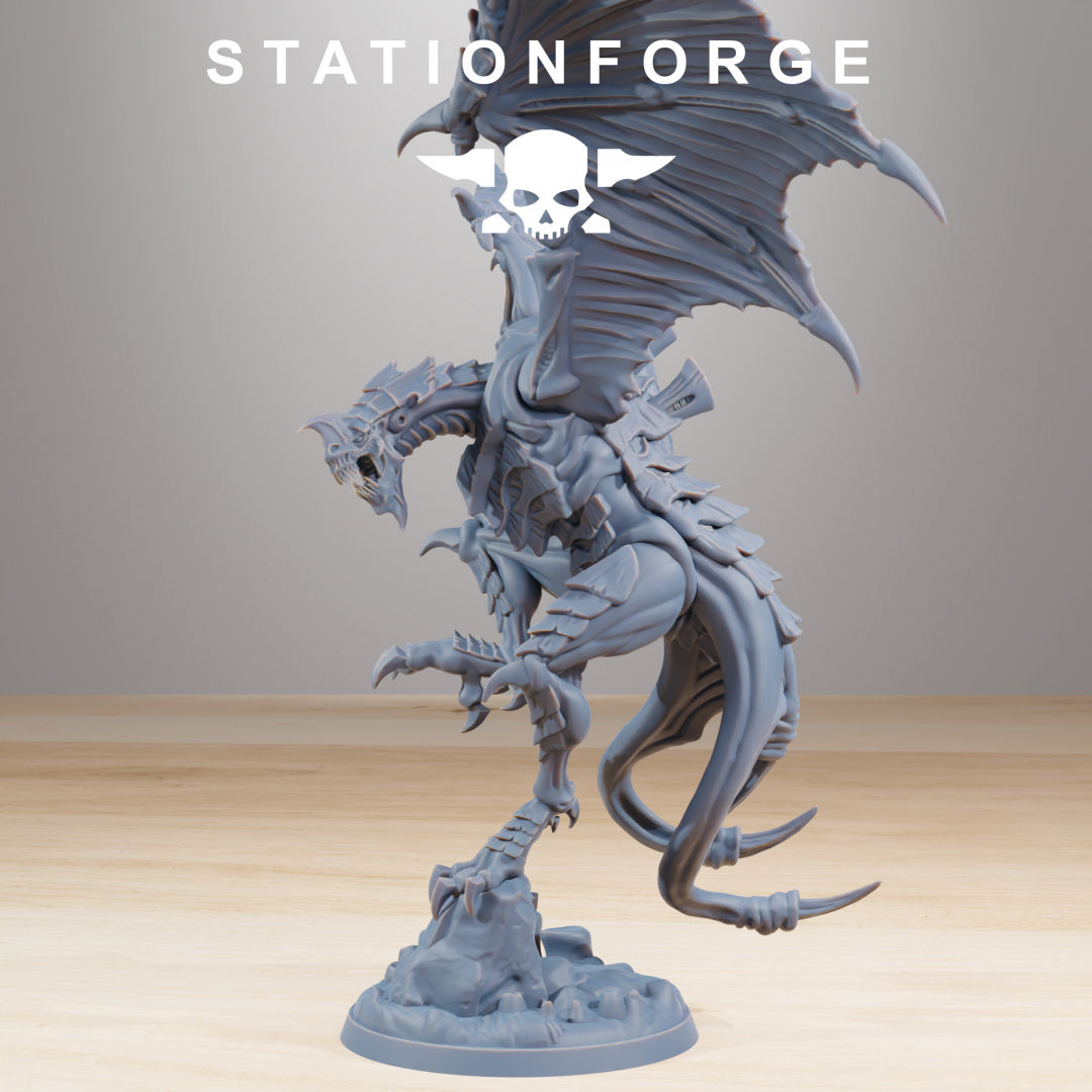 Xenarid Flyer Leader - Compatible with Warhammer 40K - by Station Forge - Tabletop RPG Miniature - Roleplaying 3D Printed Fantasy Mini