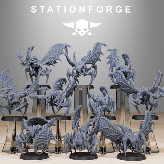 Xenarid Flying Crawlers - Tyranid Proxies - Compatible with Warhammer 40K - by Station Forge - Tabletop RPG Miniature - Roleplaying 3D Printed Fantasy Mini