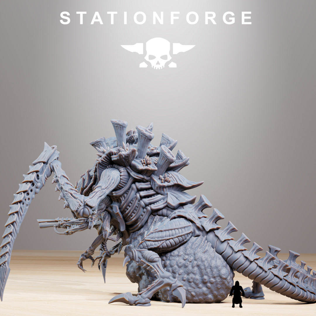 Xenarid Queen V1 - Hive Titan - Compatible with Warhammer 40K - by Station Forge - Tabletop RPG Miniature - Roleplaying 3D Printed Fantasy Mini